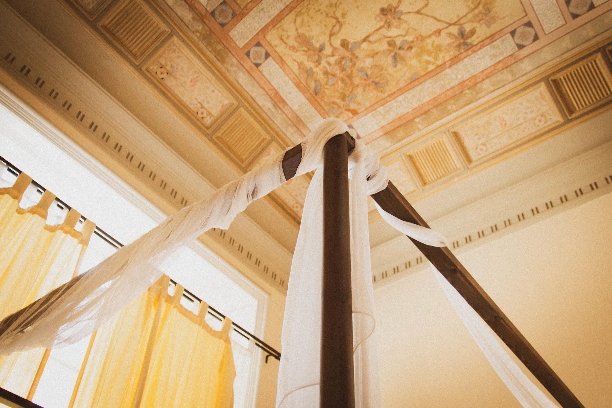 Antica Dimora Caruso Bed & Breakfast 3*